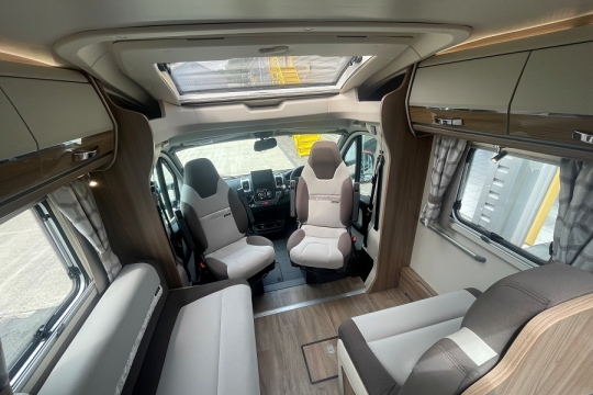 swift-bolero-714-sb-interiro-front-lounge.jpg