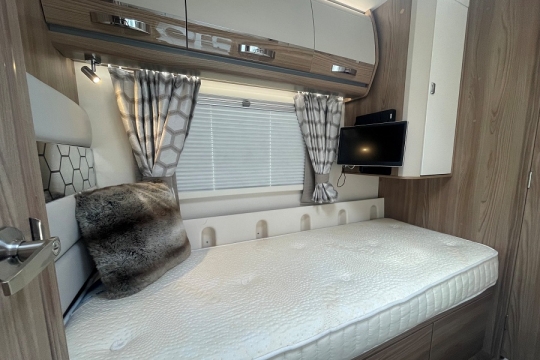 swift-bolero-714-sb-interior-bed.jpg