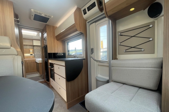 bailey-autograph-79-4T-interior-kitchen-side.jpg