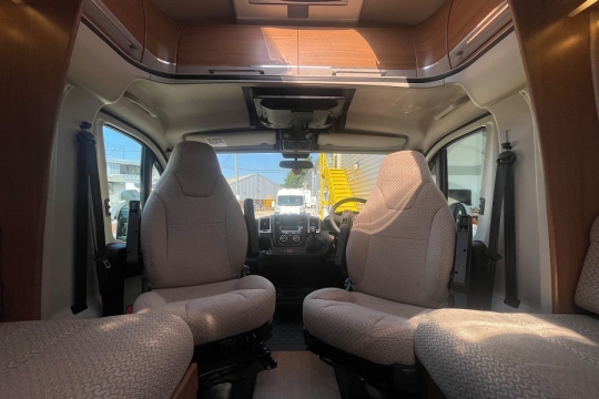 Auto-trail-navajo-interior-cab-seats.jpg