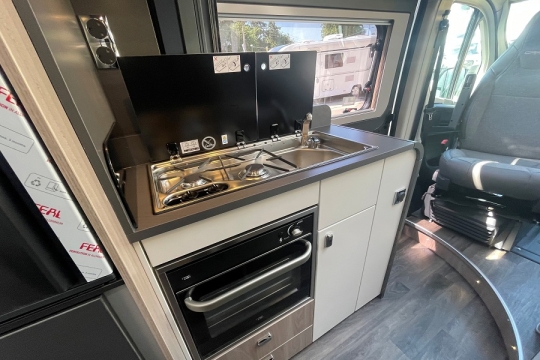 swift-carrera-194-interior-kitchen.jpg