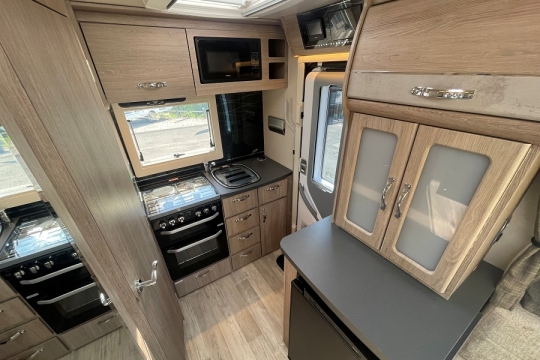 as-nuevo-interior-kitchen.jpg