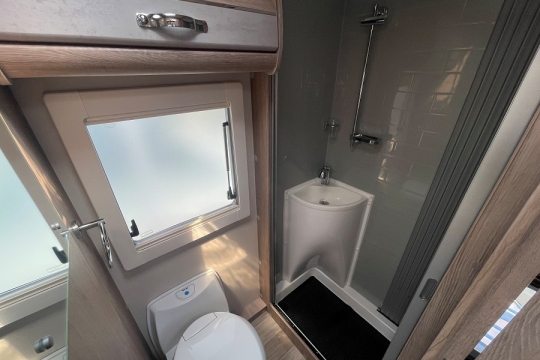 as-nuevo-interior-bathroom.jpg