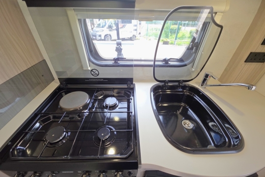 Elddis-Majestic-115-Interior-Kitchen-Top.jpg