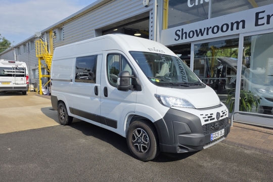 Etrusco-540-DB-Exterior-Front-Side.jpg