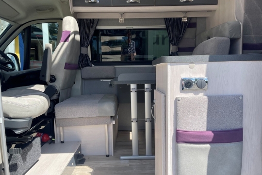 auto-sleepers-fairford-interior-from-side-door.jpg