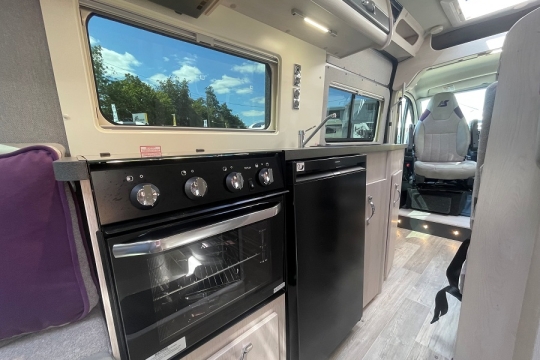 auto-sleepers-fairford-interior-kitchen.jpg