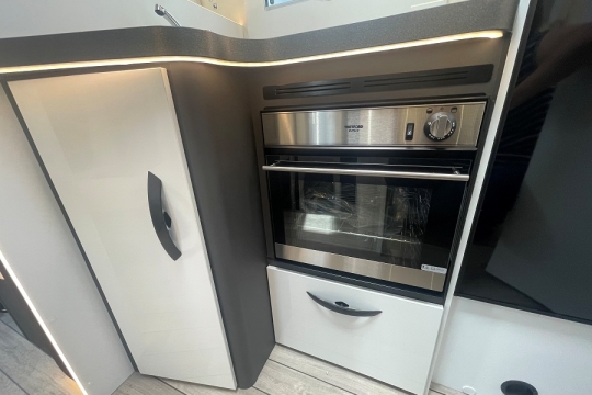 mclouis-fusion-360-interior-kitchen-low.jpg