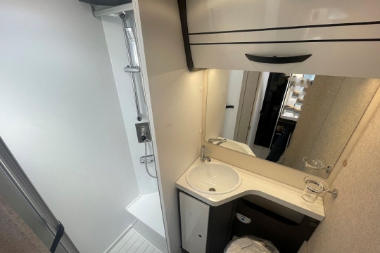 mclouis-fusion-360-interior-bathroom.jpg