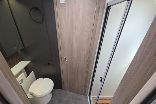 Swift-Kon-Tiki-794-Interior-Bathroom-Full.jpg