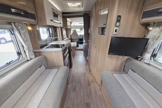 Bessacarr-Hi-Style-496-Interior-Rear-to-Front.jpg