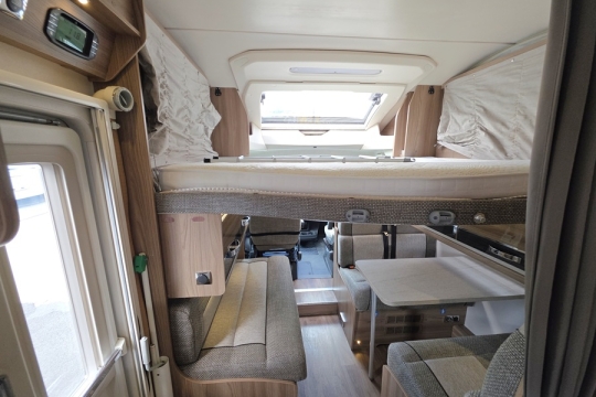 Bessacarr-Hi-Style-496-Interior-Bed.jpg