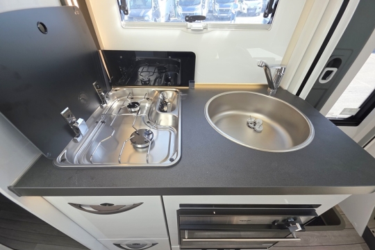 McLouis-Fusion-330-Interior-Kitchen-Top.jpg