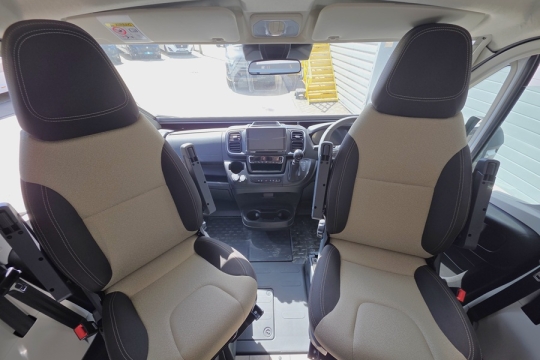 McLouis-Fusion-379-Interior-Cab.jpg