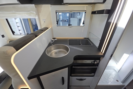 McLouis-Fusion-379-Interior-Kitchen.jpg