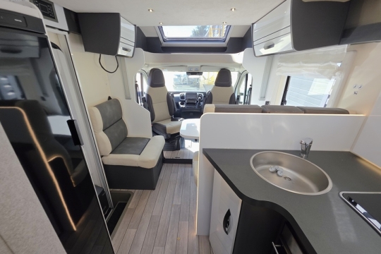 McLouis-Fusion-379-Interior-Rear-to-Front.jpg