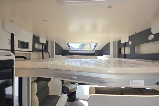 McLouis-Fusion-379-Interior-Drop-Down-Bed.jpg