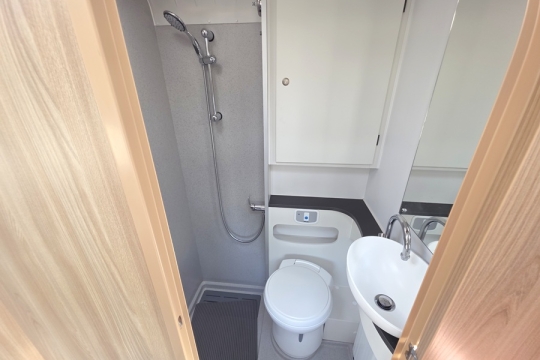 Bailey-Autograph-79-6-Interior-Bathroom.jpg