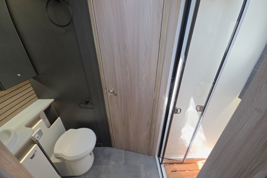 Swift-Escape-694-Interior-Bathroom.jpg