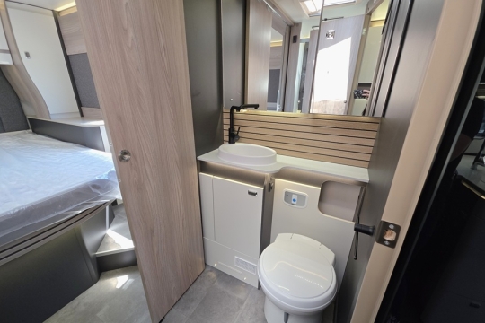 Swift-Escape-694-Interior-Bathroom-Side.jpg