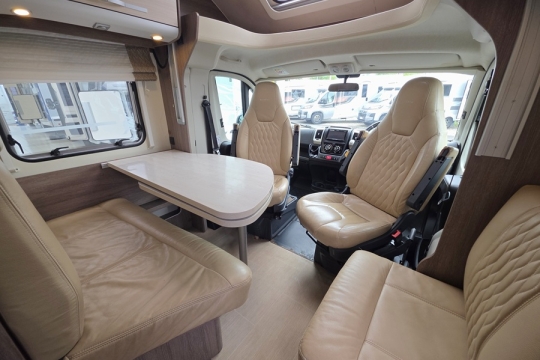 Burstner-Ixeo-IT-726-Interior-Lounge.jpg