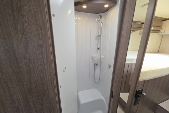 Burstner-Ixeo-IT-726-Interior-Shower.jpg