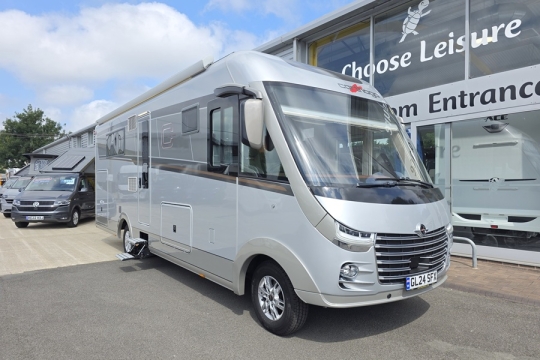 Carthago-liner-for-two-I53-L-Exterior-Front-Side.jpg