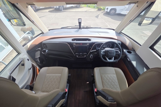 Carthago-liner-for-two-I53-L-Interior-Cab.jpg
