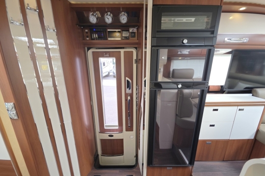 Carthago-liner-for-two-I53-L-Interior-Side.jpg