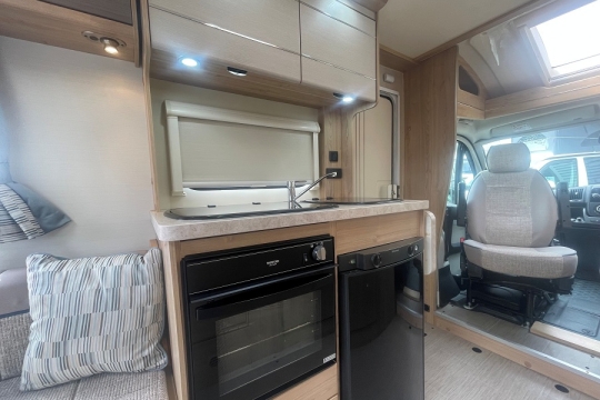 elddis-accordo-120-interior-kitchen.jpg