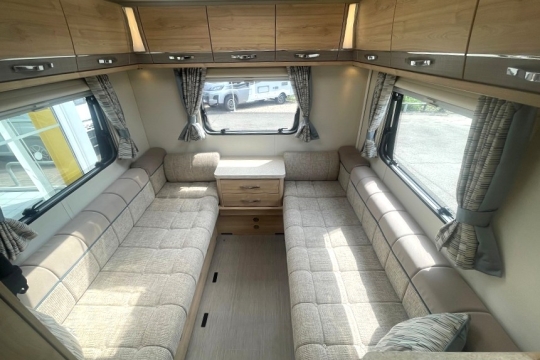elddis-accordo-120-interior-rear-living.jpg