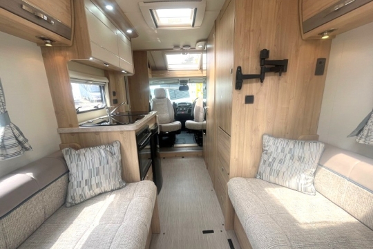 elddis-accordo-120-interior-to-front.jpg
