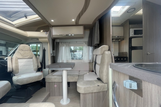 benimar-mileo-282-interior-overview.jpg