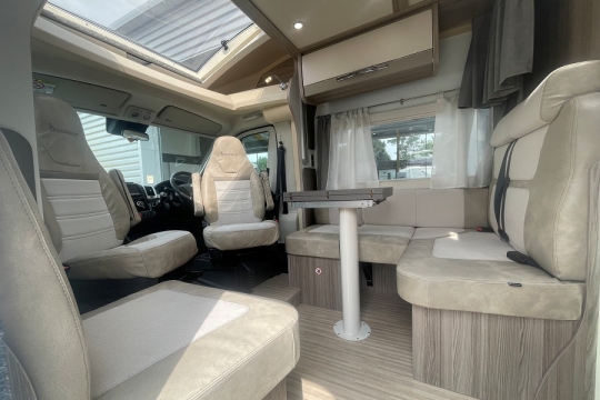 benimar-mileo-282-interior-front-lounge.jpg