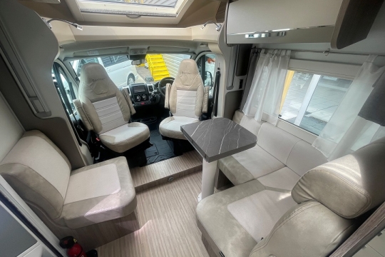 benimar-mileo-282-interior-front.jpg
