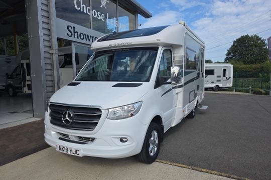 auto-sleepers-bourton-exterior-front-side.jpg