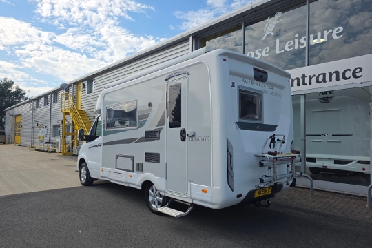 auto-sleepers-bourton-exterior-rear-side.jpg