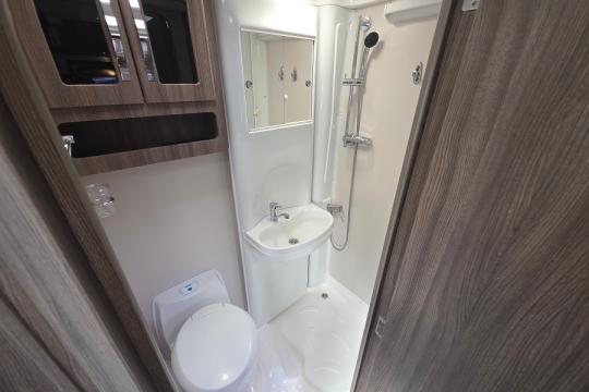 auto-sleepers-bourton-interior-washroom.jpg