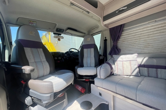auto-sleepers-kemerton-xl-interior-cab-seats.jpg