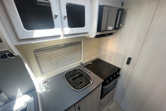 auto-sleepers-kemerton-xl-interior-kitchen-2.jpg