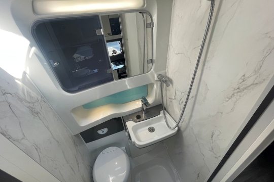 swift-voyager-494-interior-washroom-2.jpg