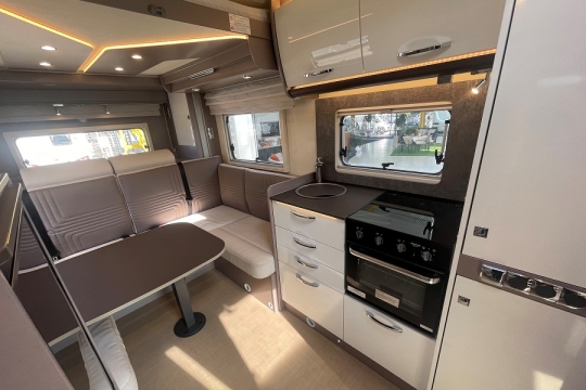 burstner-lyseo-it-644g-interior-kitchen-to-rear.jpg
