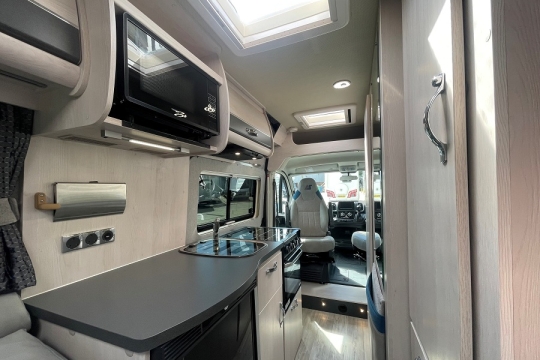 auto-sleepers-warwick-xl-interior-kitchen-to-front.jpg