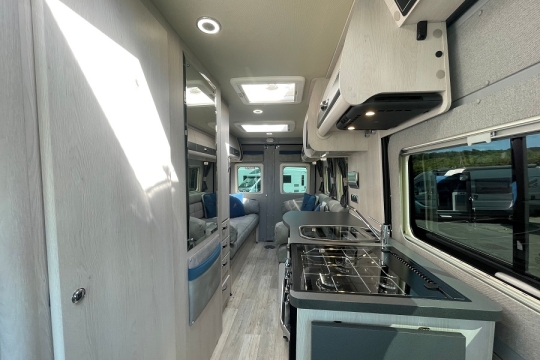 auto-sleepers-warwick-xl-interior-to-rear.jpg