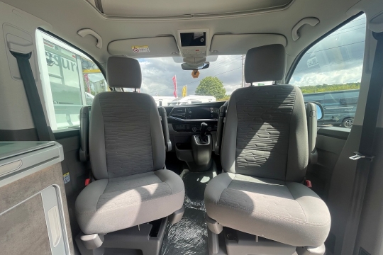 vw-california-ocean-interior-cab-seats.jpg