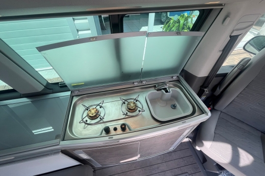 vw-california-ocean-interior-cooker-sink.jpg