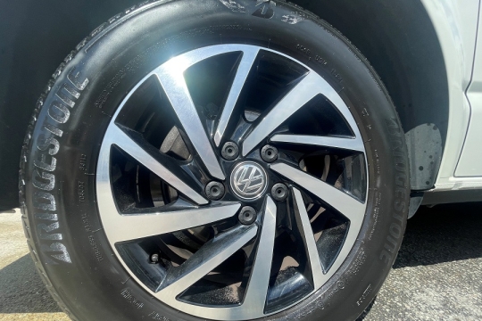 vw-california-ocean-interior-wheels.jpg