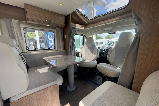 carado-t449-interior-front-lounge.jpg