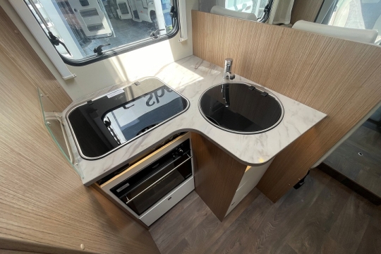 carado-t449-interior-kitchen.jpg