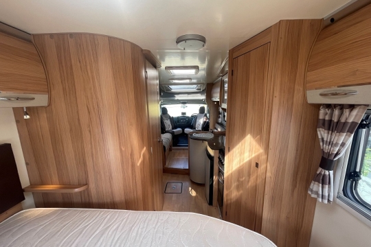 bailey-approach-730-interior-bed-to-front.jpg